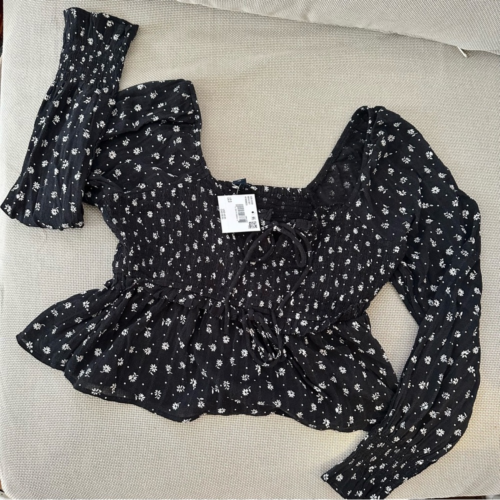 American Eagle Floral Black Women's Top